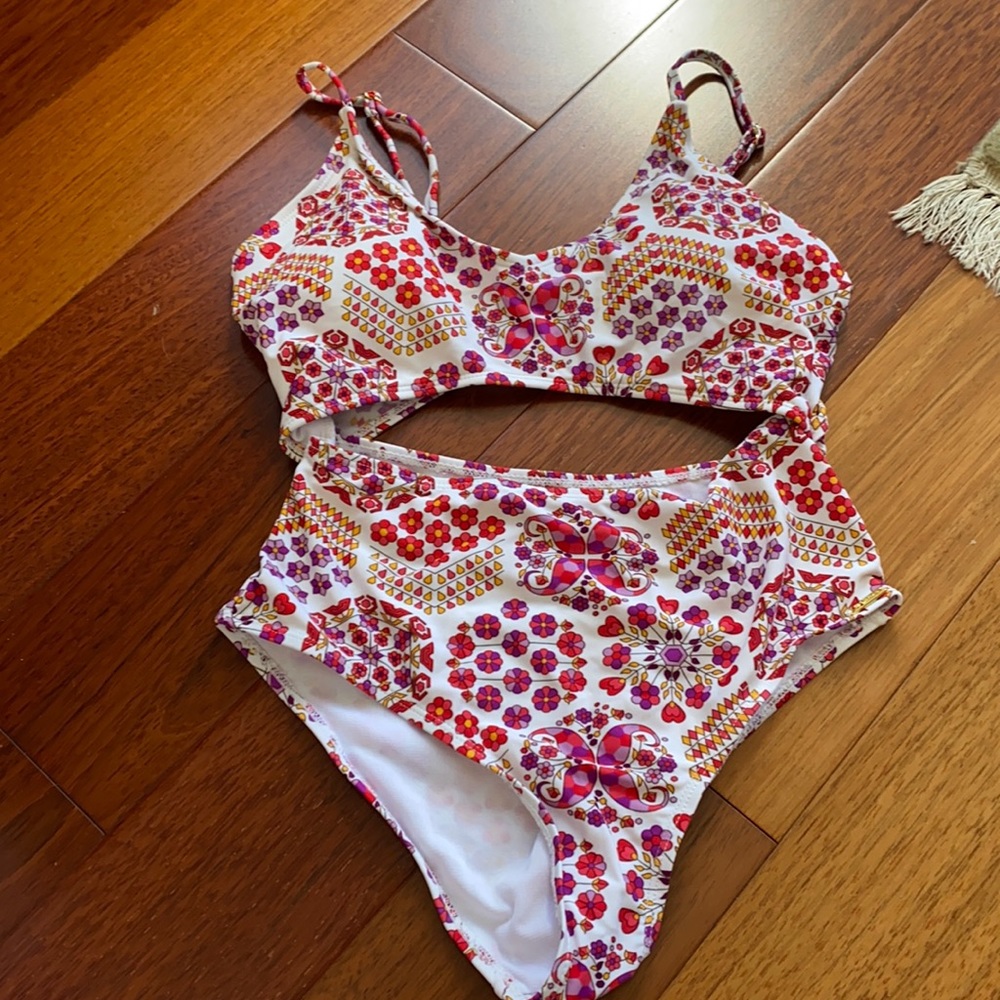 PATTERN ONE PIECE